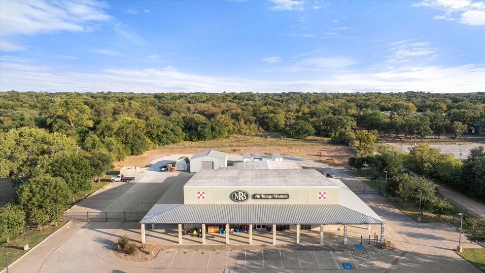 2521 E US Highway 377, Granbury, TX à vendre - Photo du bâtiment - Image 3 de 21