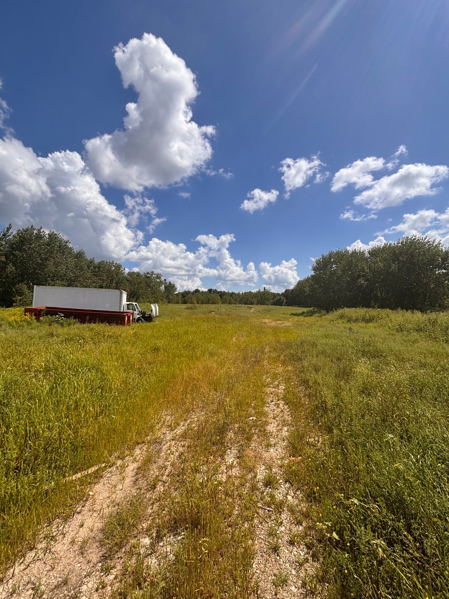 E Market St, Des Moines, IA for lease Building Photo- Image 1 of 4