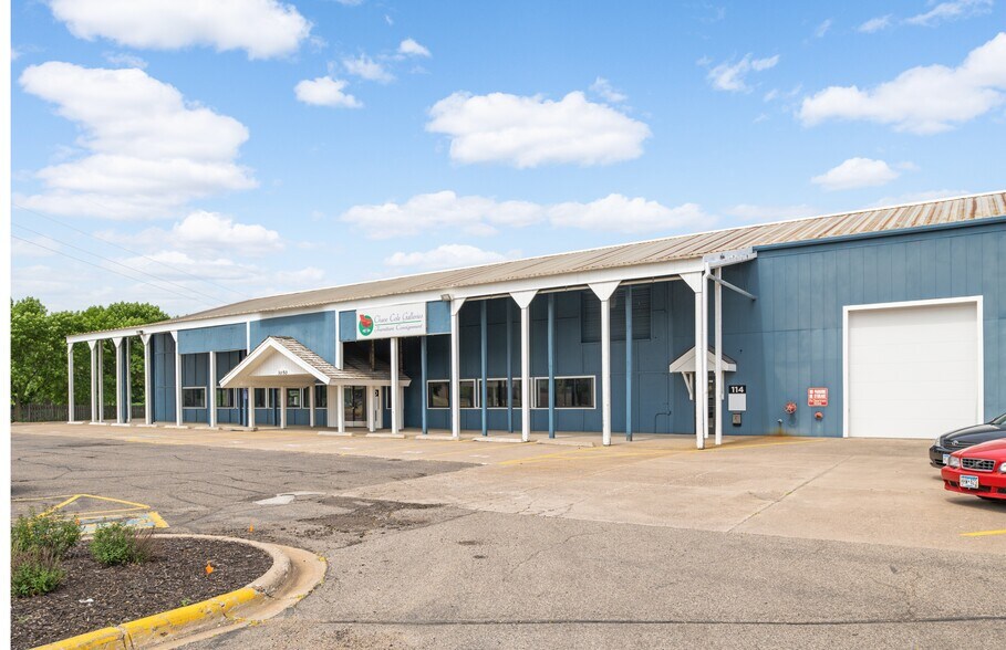 3050 Coon Rapids Blvd NW, Coon Rapids, MN à vendre - Photo du bâtiment - Image 2 de 9