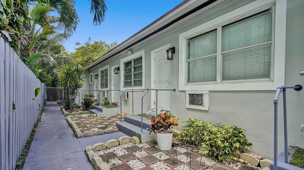 7630 Byron Ave, Miami Beach, FL à vendre - Photo principale - Image 1 de 48