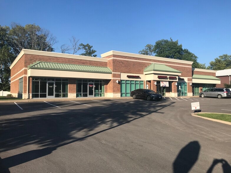 8913-8923 Veterans Memorial Pky, O'Fallon, MO for lease - Building Photo - Image 1 of 14