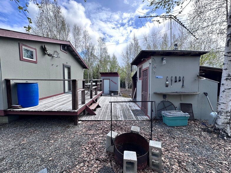 4835 Himilaya rd, Fairbanks, AK for sale - Primary Photo - Image 1 of 27