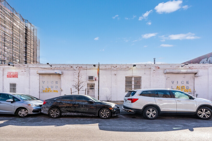 15-19 Wythe Ave, Brooklyn, NY for lease - Building Photo - Image 3 of 5