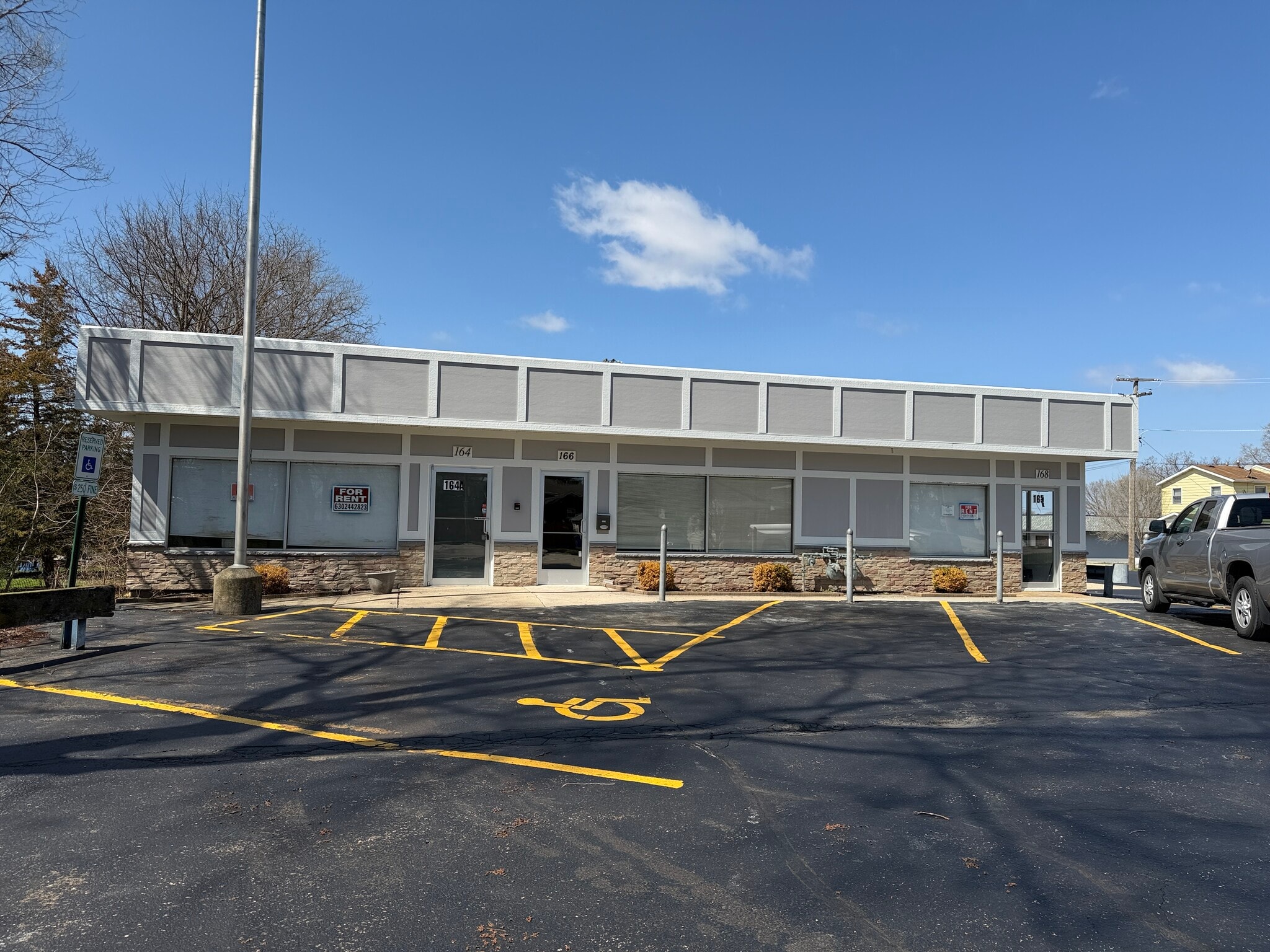 164-166 N Gilbert St, South Elgin, IL for lease Primary Photo- Image 1 of 10