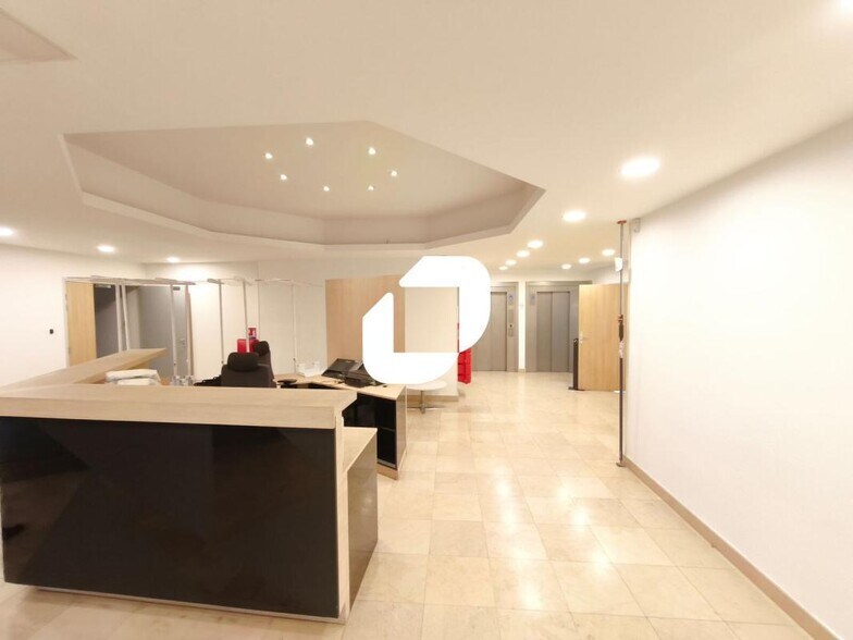 Office in Fontenay-sous-Bois for lease - Interior Photo - Image 3 of 20