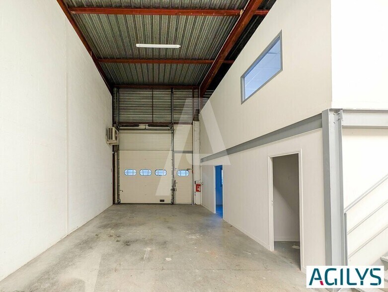 14 Rue Des Cerisiers, Lisses for lease - Building Photo - Image 2 of 12