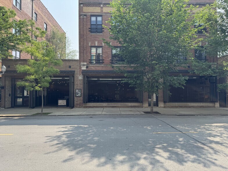 3211-3215 N Sheffield Ave, Chicago, IL à louer - Photo du bâtiment - Image 2 de 7