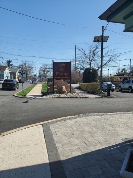 375 Georges Rd, Dayton, NJ for sale - Building Photo - Image 2 of 7