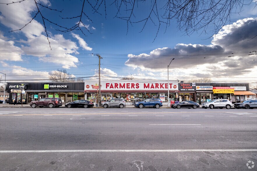 249-02-249-20 Hillside Ave, Bellerose, NY à louer - Photo du bâtiment - Image 3 de 9