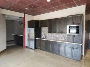 40165 Truckee Airport Rd, Truckee, CA for lease Interior Photo- Image 2 of 8