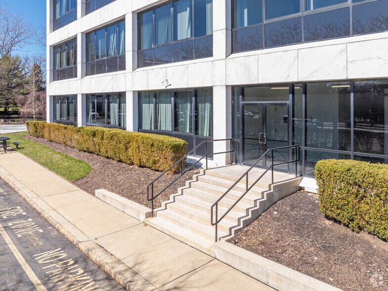 99 Cherry Hill Rd, Parsippany, NJ à vendre - Photo du bâtiment - Image 3 de 7