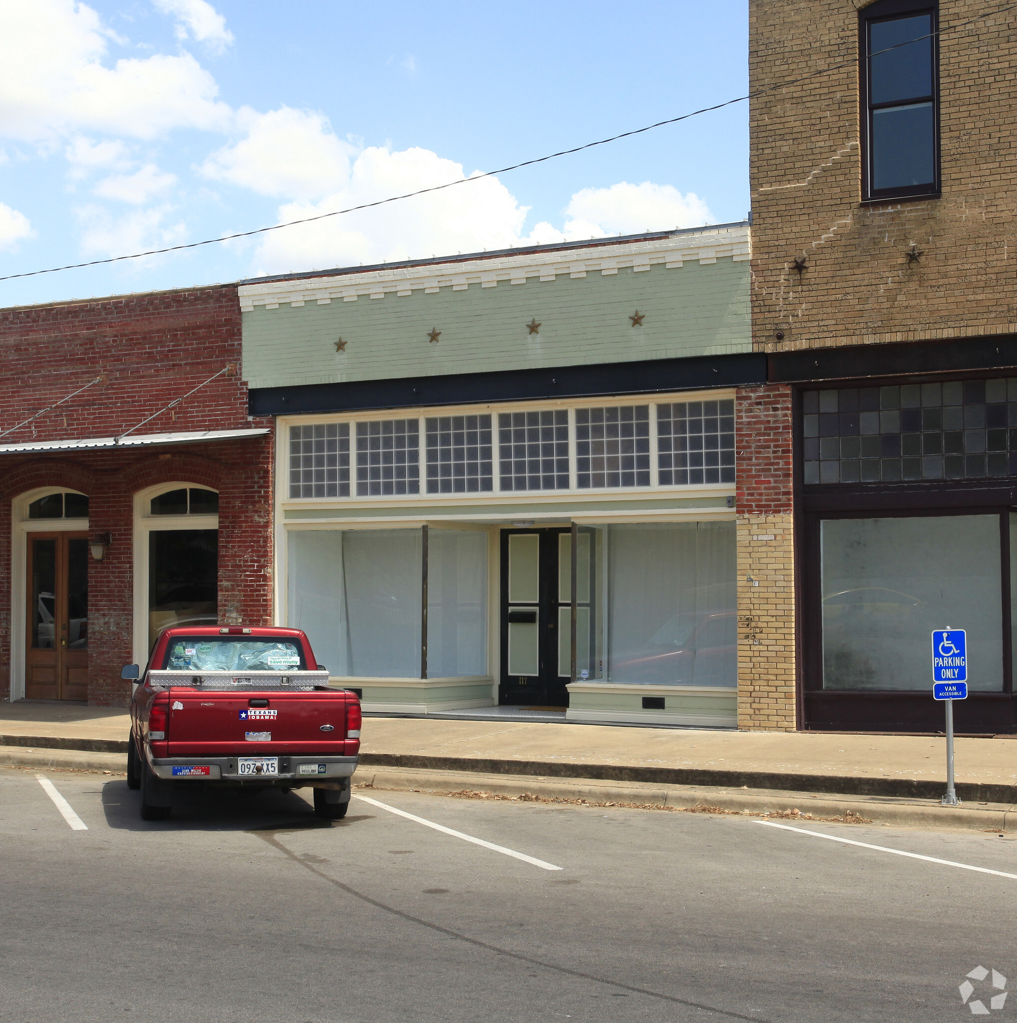 117 Central Ave, Elgin, TX for lease Primary Photo- Image 1 of 3