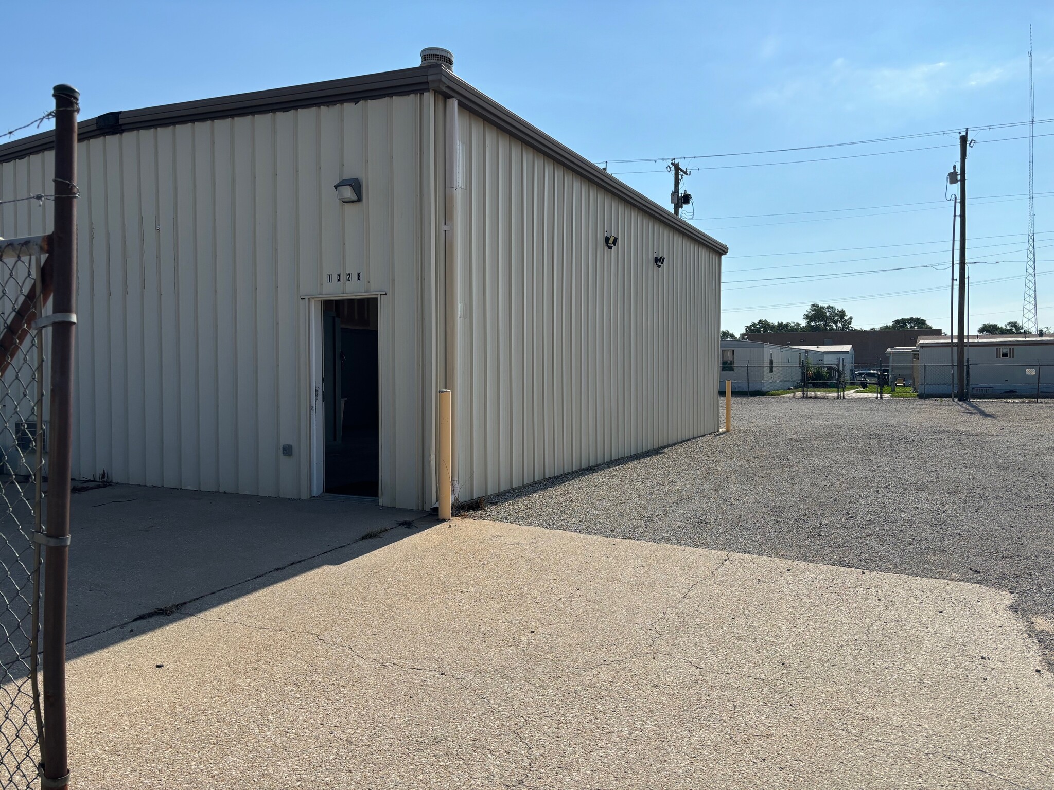 1326 S Handley St, Wichita, KS for lease Building Photo- Image 1 of 7