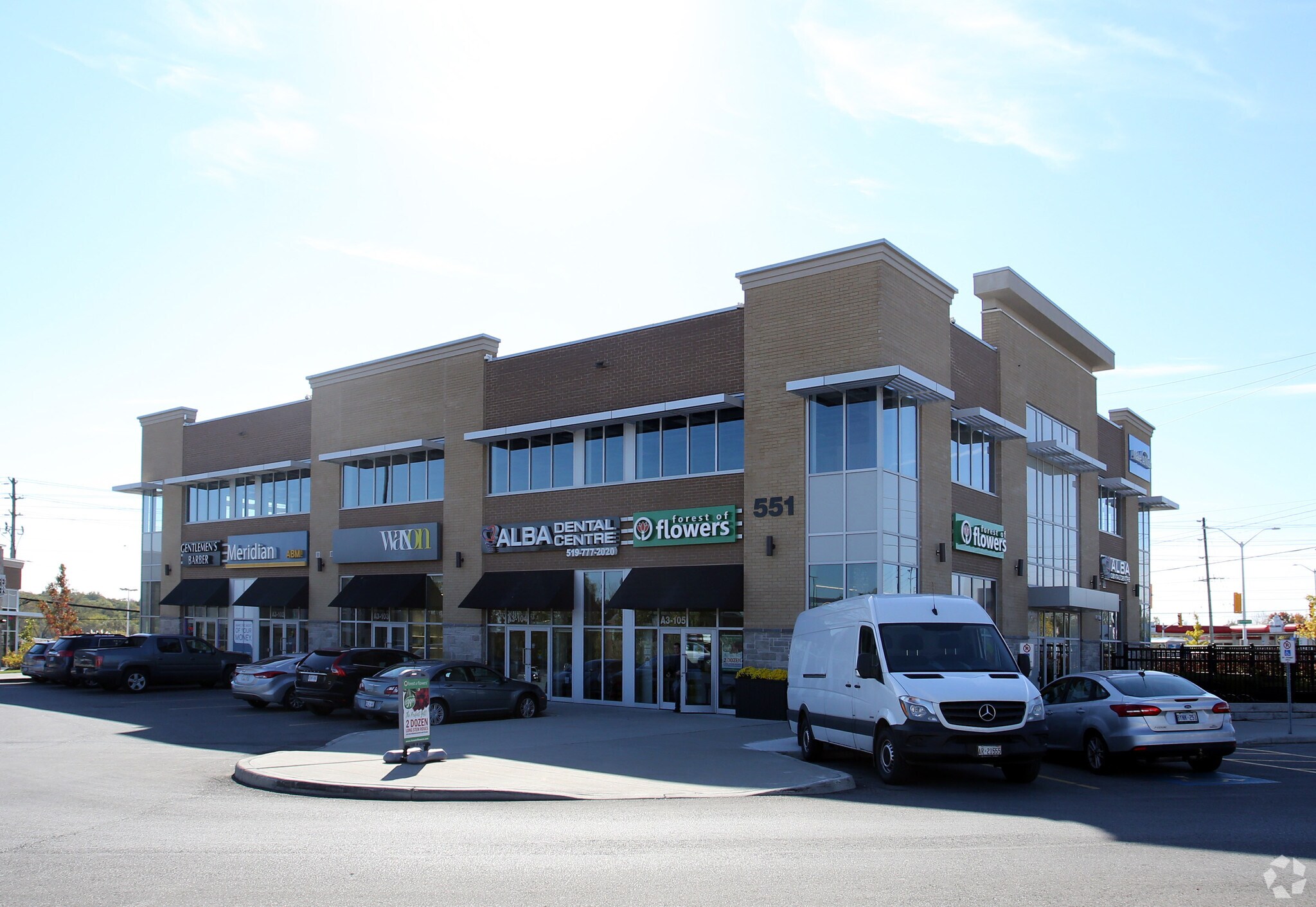 551 Oxford St W, London, ON for sale Primary Photo- Image 1 of 1