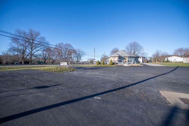 Plus de détails pour 411 W Canal St, Malvern, OH - Commerce de détail à vendre