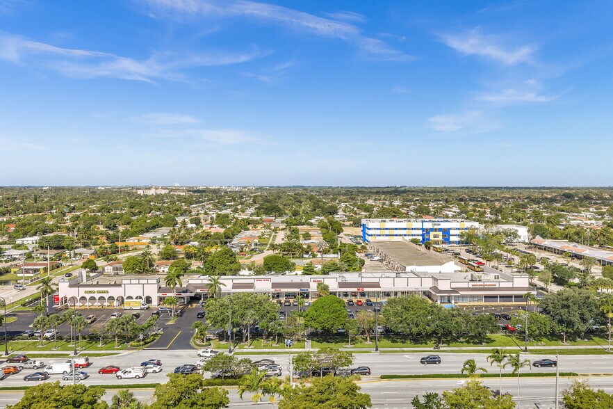 4455-4485 N State Road 7, Lauderdale Lakes, FL à louer - Photo du bâtiment - Image 2 de 18
