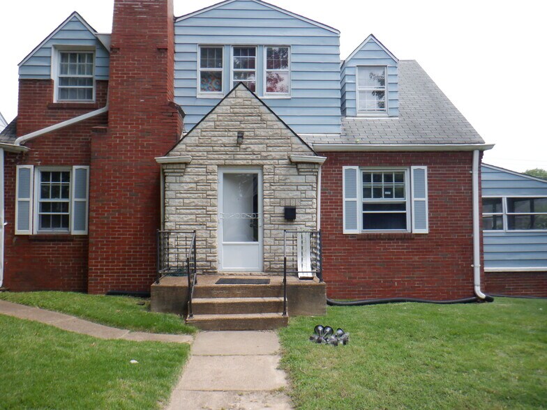 2425 Petrova Ave, Jennings, MO à vendre - Photo du bâtiment - Image 3 de 5