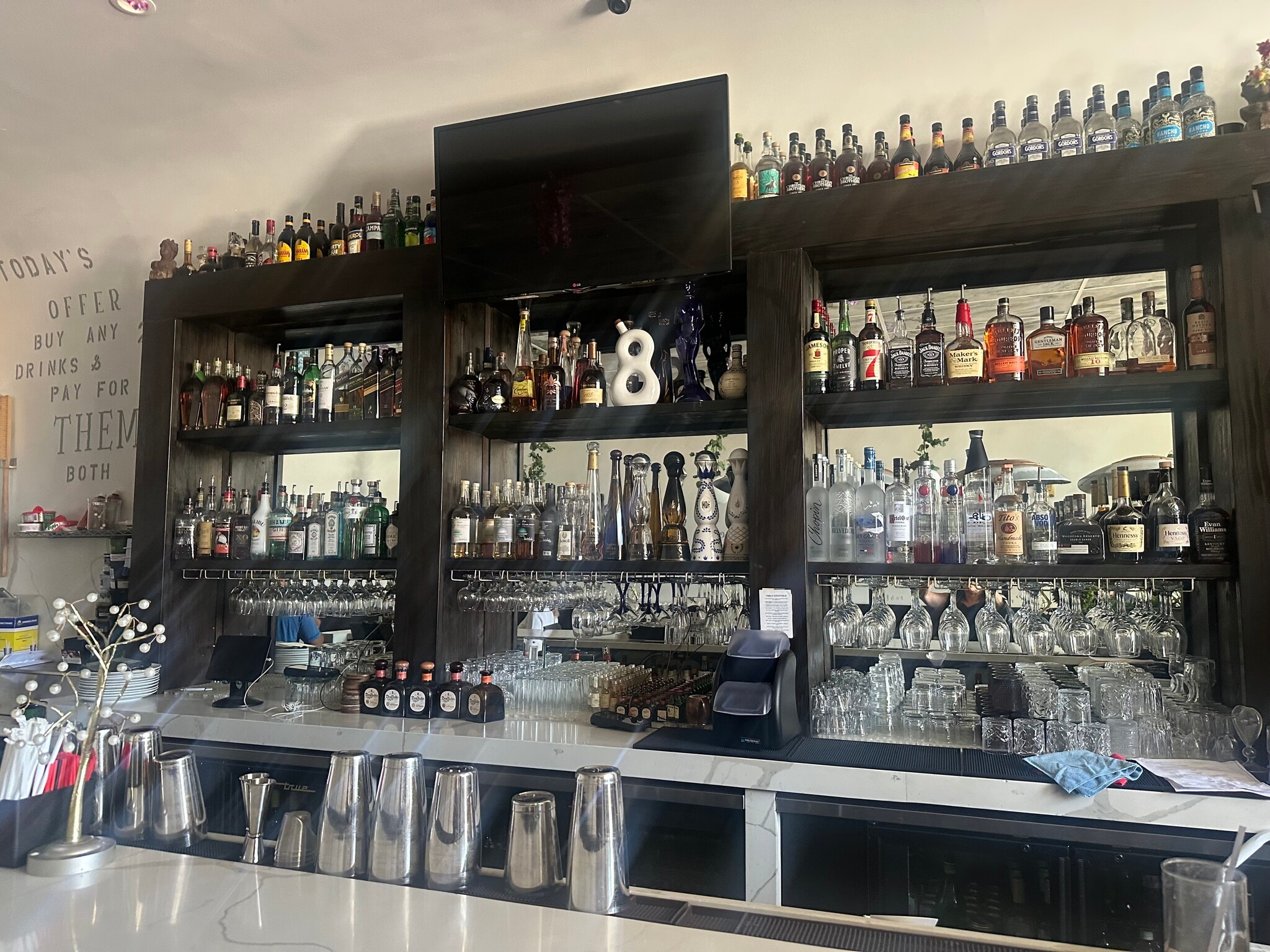 8108 W 3rd St, Los Angeles, CA for lease Interior Photo- Image 1 of 3