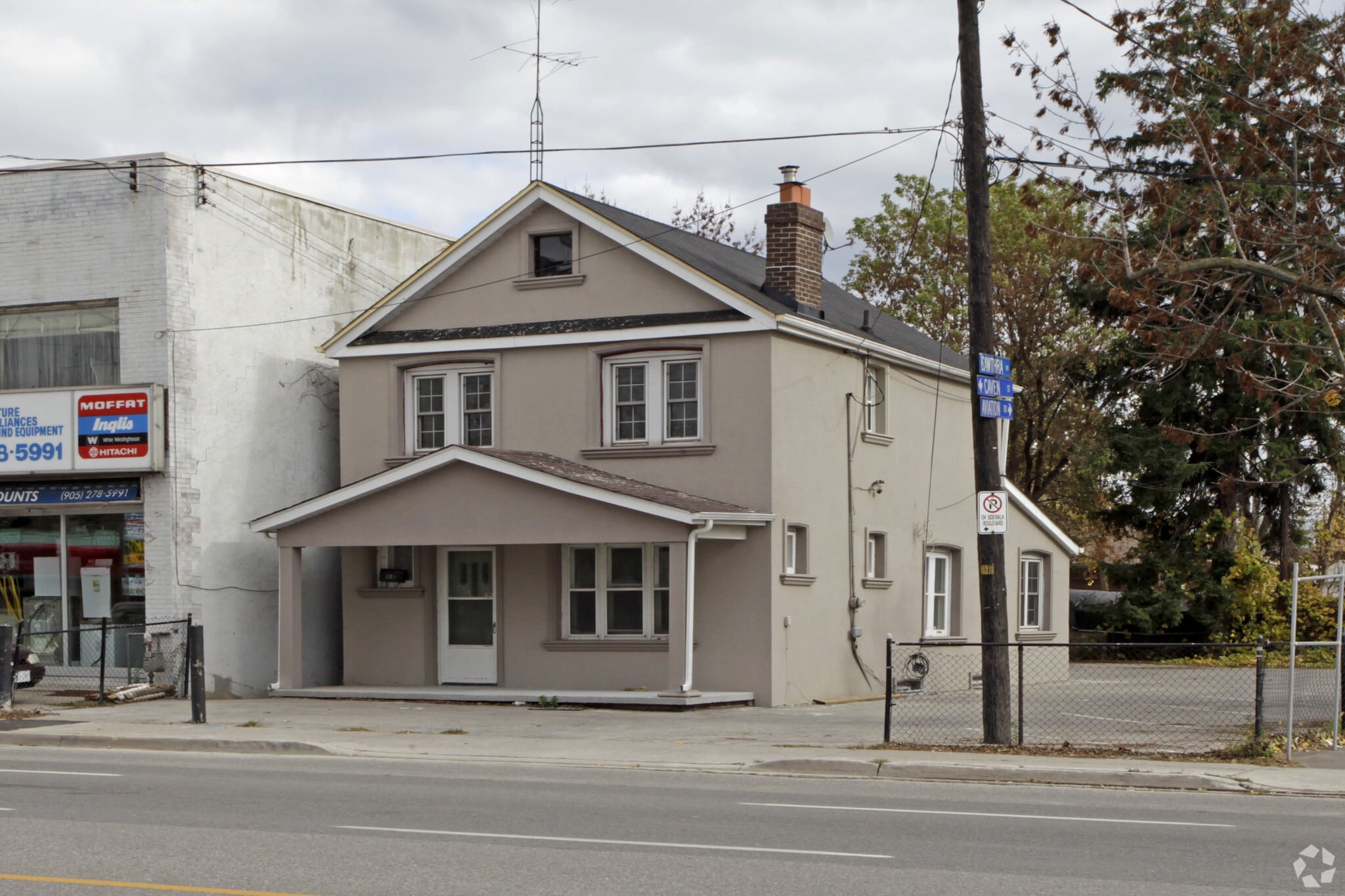 618 Lakeshore Rd, Mississauga, ON à vendre Photo du bâtiment- Image 1 de 1