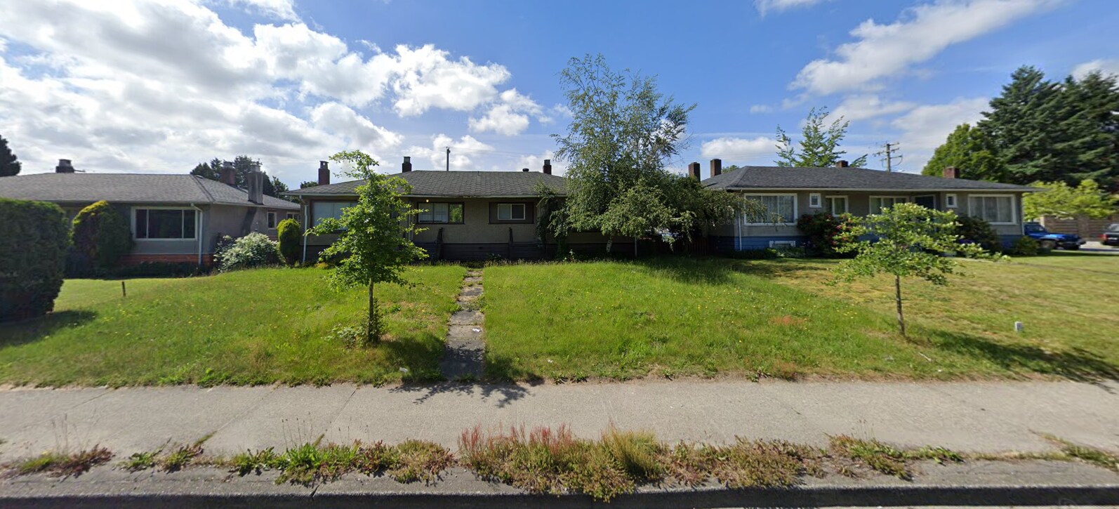 2518 Grandview Hwy S, Vancouver, BC for sale Primary Photo- Image 1 of 1