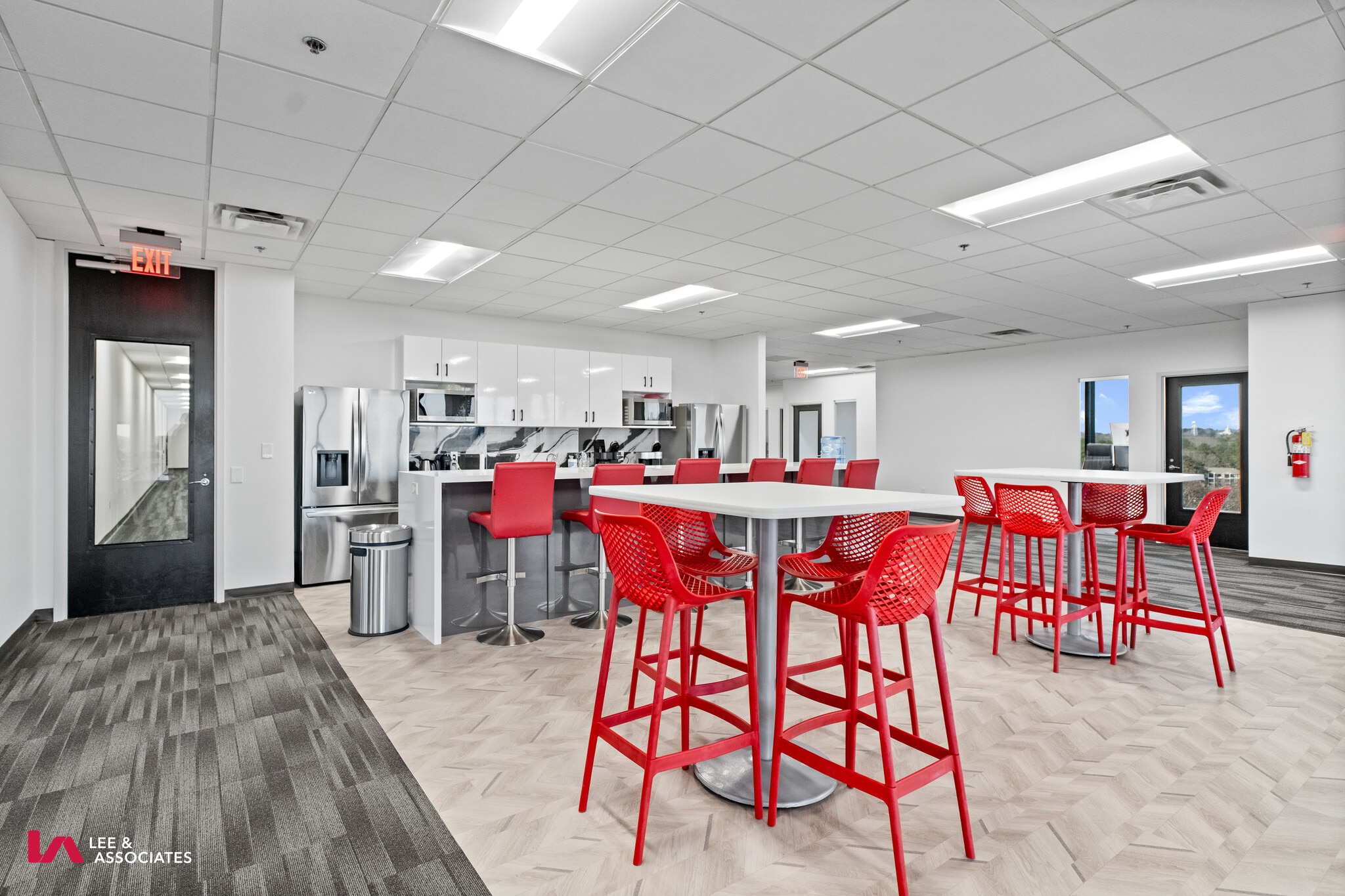 9040 Roswell Rd, Atlanta, GA for lease Interior Photo- Image 1 of 25