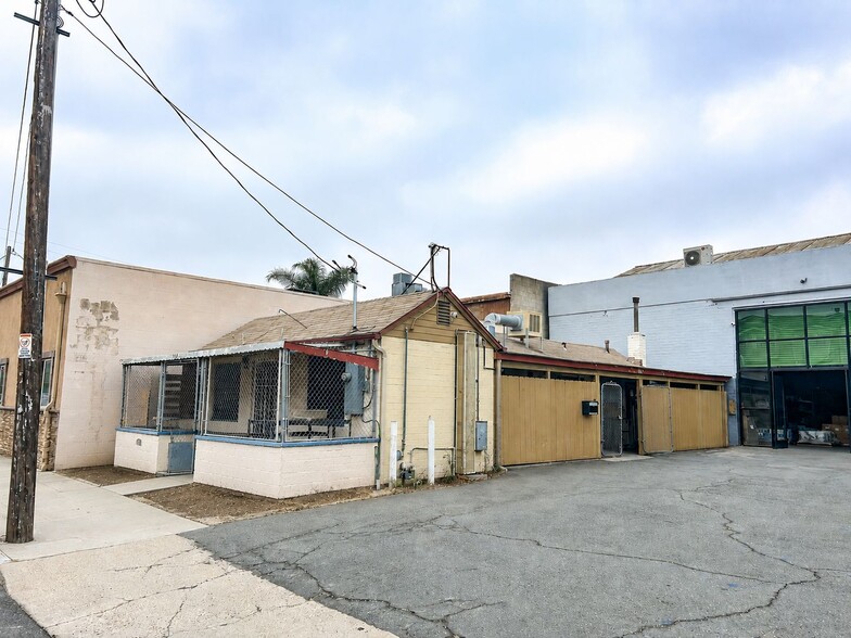 132-144 S Orange Ave, El Cajon, CA for lease - Building Photo - Image 2 of 11