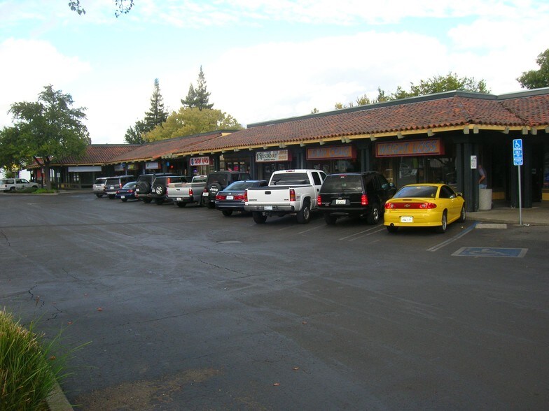 3136-3222 Jefferson St, Napa, CA à louer - Photo du bâtiment - Image 2 de 8