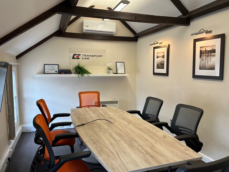 New St, Milton Keynes à vendre - Photo du bâtiment - Image 3 de 8