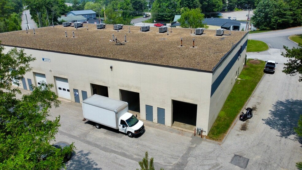 35 Londonderry Tpke, Hooksett, NH for lease - Building Photo - Image 3 of 10