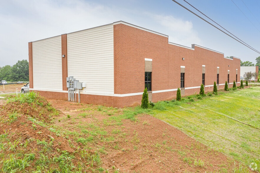 4001 Parkfield Loop, Spring Hill, TN à louer - Photo du bâtiment - Image 3 de 4