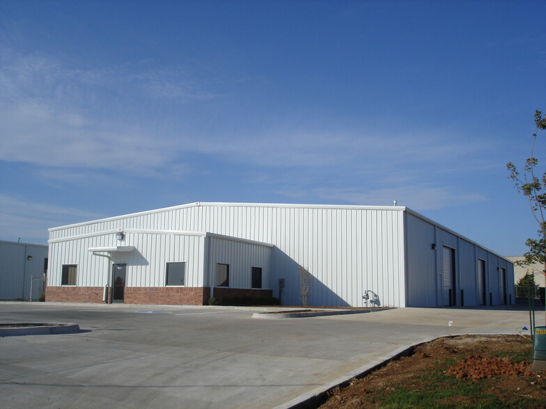 3901 S Thomas Rd, Oklahoma City, OK for sale - Building Photo - Image 1 of 1