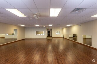 3400-3502 S Broadway, Tyler, TX for lease Interior Photo- Image 2 of 11