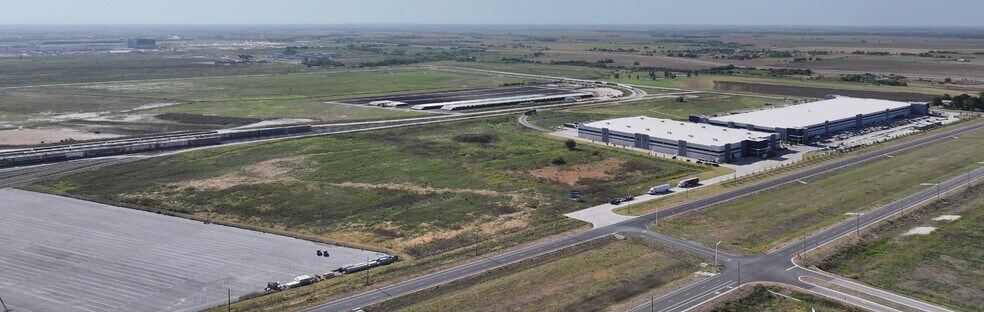 FM 3349, Taylor, TX à louer - Photo du bâtiment - Image 2 de 8
