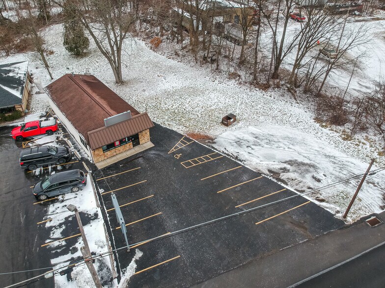 1909 E Washington St, New Castle, PA for sale - Building Photo - Image 2 of 11