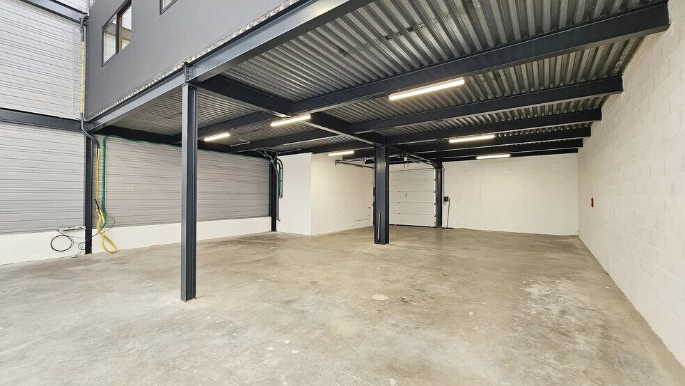 Flex in Collégien for lease - Interior Photo - Image 3 of 16