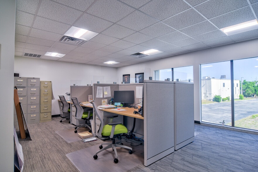 12945 Seminole Blvd, Largo, FL for lease - Building Photo - Image 3 of 22