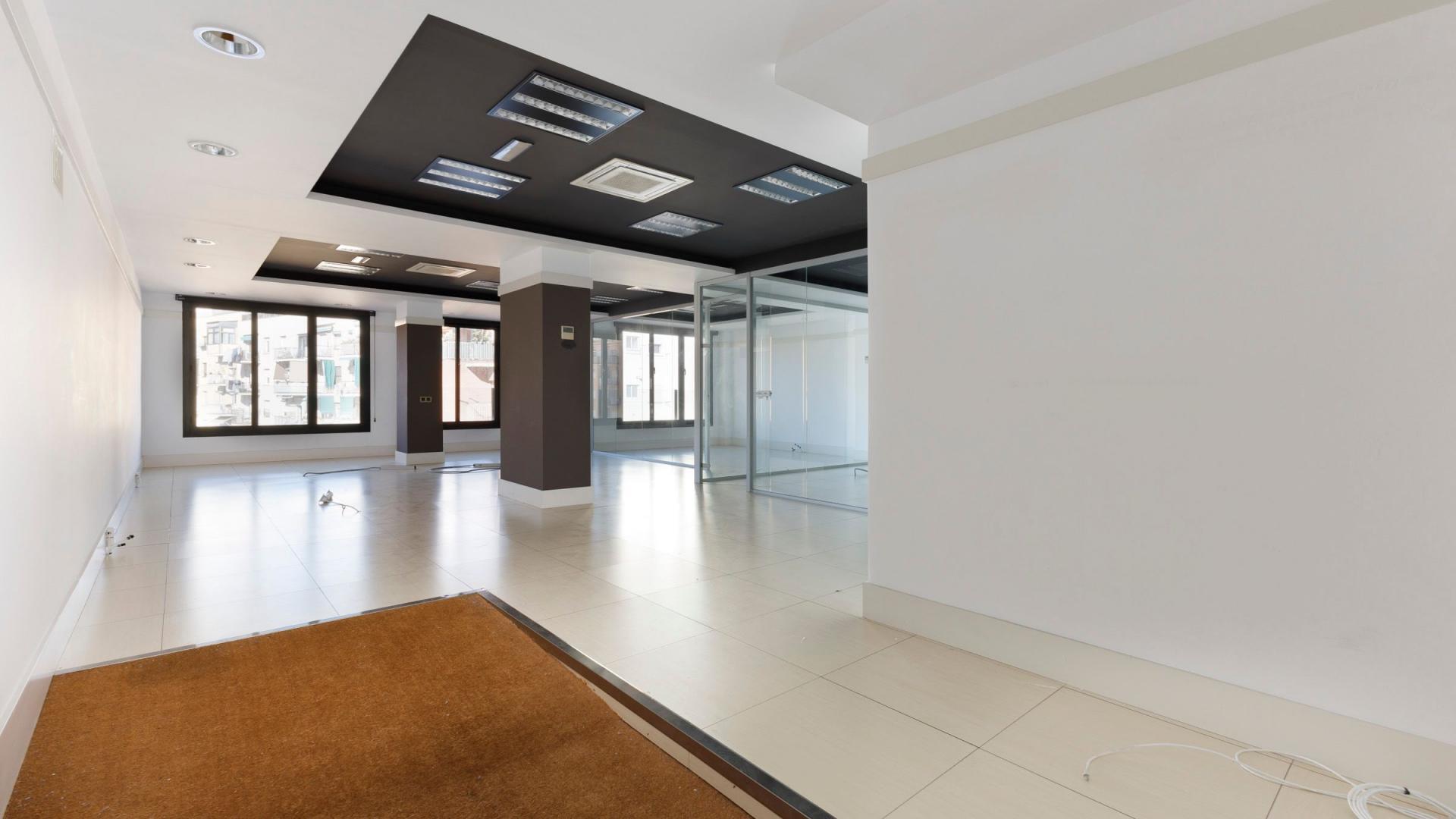 Avinguda de Madrid, 95, Barcelona, Barcelona for lease Interior Photo- Image 1 of 16