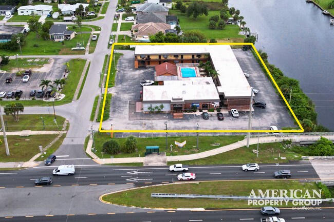 Plus de détails pour 14000 Tamiami Trl, North Port, FL - Services hôteliers à vendre