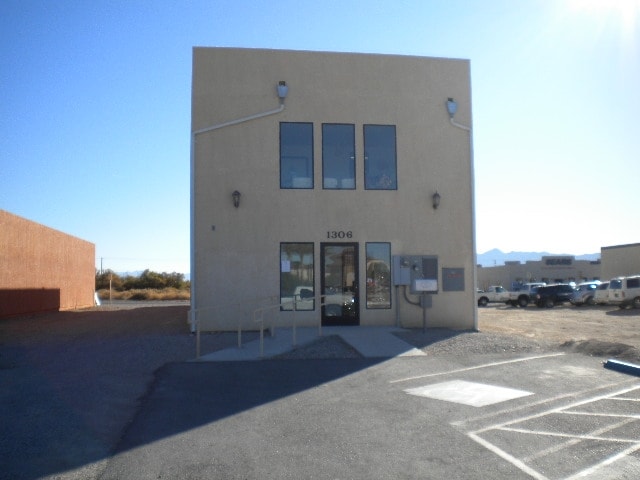 1306 E Calvada Blvd, Pahrump, NV à louer - Photo du bâtiment - Image 2 de 44