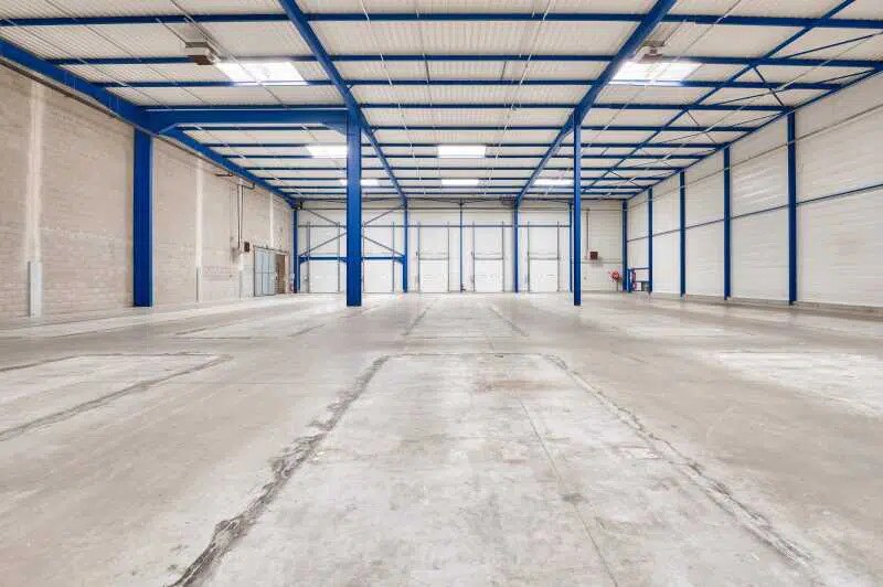 Flex in Miribel for lease - Interior Photo - Image 2 of 10
