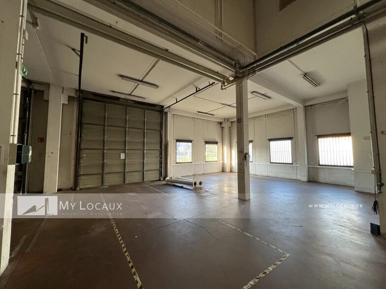 Flex in Gennevilliers for lease - Interior Photo - Image 3 of 6