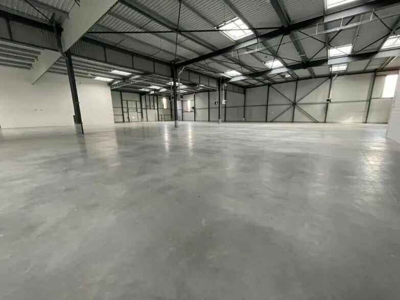 Office in Roissy-en-France for lease - Building Photo - Image 1 of 8