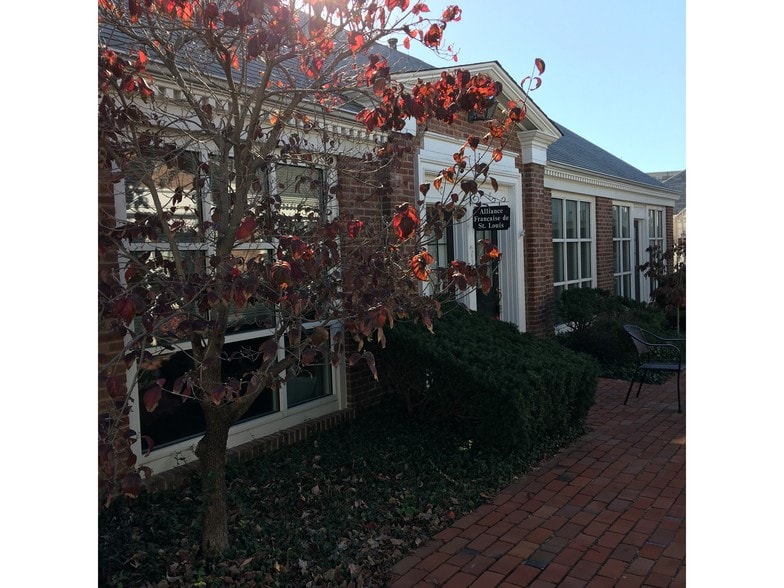 8505 Delmar Blvd, University City, MO for lease - Building Photo - Image 1 of 10
