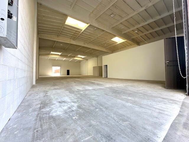 330 W 131st St, Los Angeles, CA à vendre - Photo du bâtiment - Image 3 de 9
