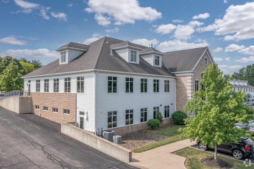 5445 Detroit Rd, Sheffield Lake, OH à louer - Photo du bâtiment - Image 2 de 4