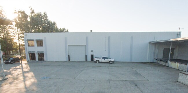 Plus de détails pour 165 E 10th St, Gilroy, CA - Industriel à louer