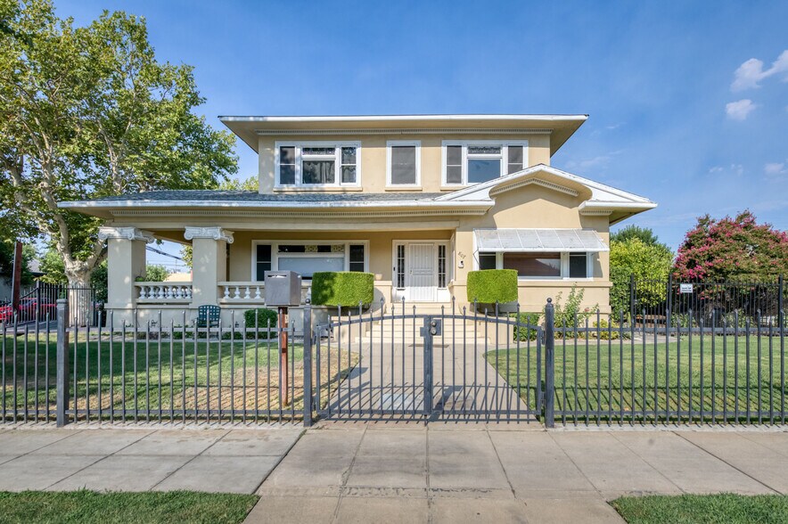 807 N Van Ness Ave, Fresno, CA à vendre - Photo du bâtiment - Image 3 de 32