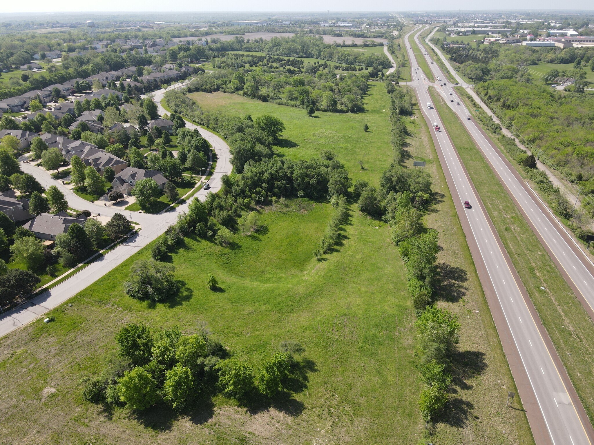 NEC W 75th & K-7 Hwy, Shawnee, KS à vendre Aérien- Image 1 de 12