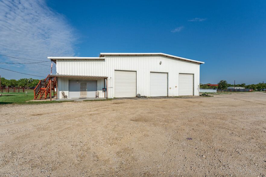 4515 Smith Rd, Von Ormy, TX à vendre - Photo du bâtiment - Image 1 de 1