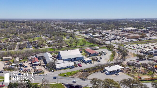 More details for 320 Bell Pl, Denton, TX - Office/Retail for Lease